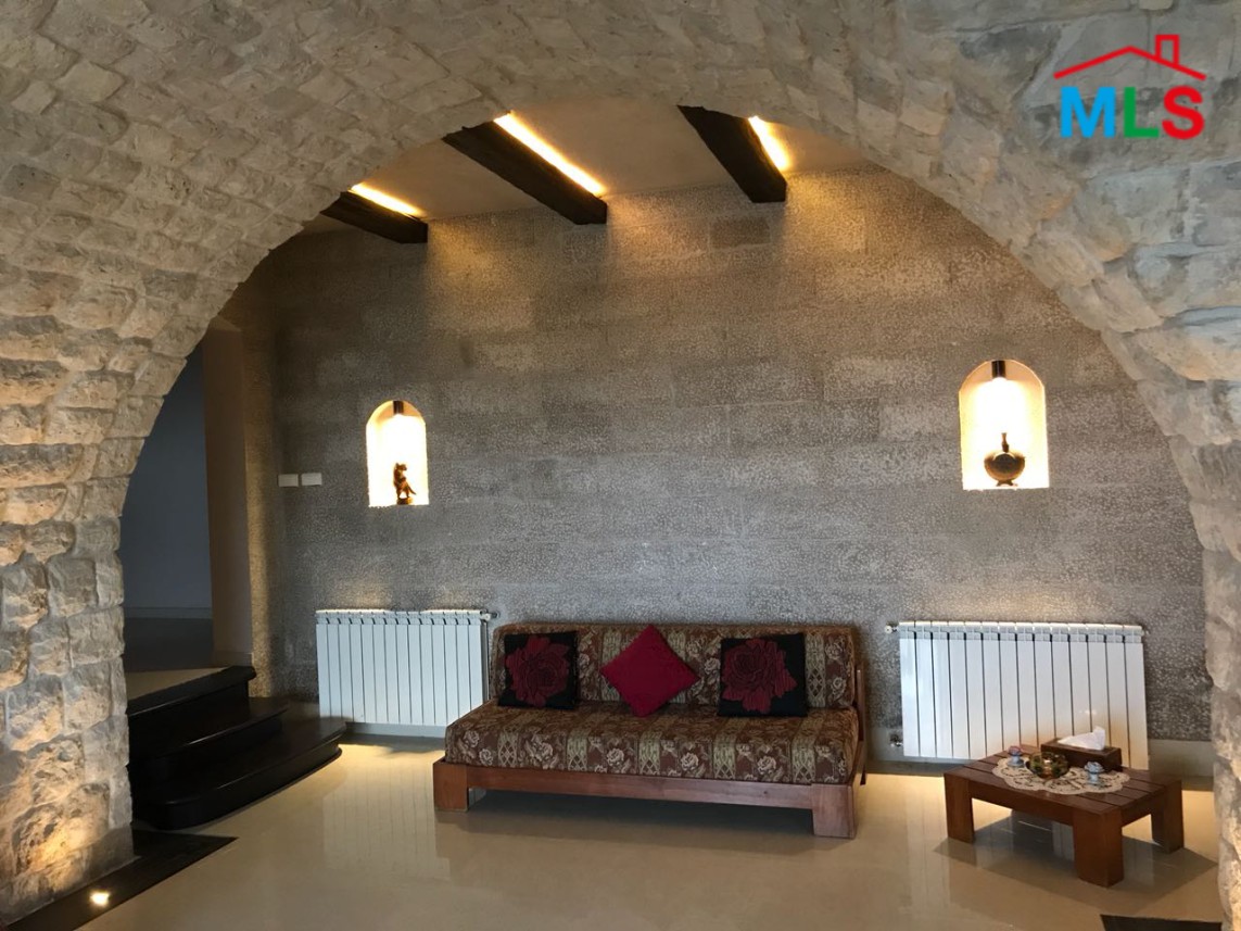Super Deluxe Villa for Sale in Ajaltoun