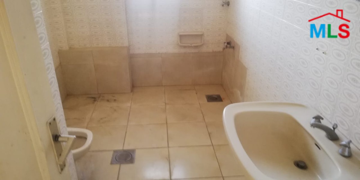 Spacious Apartment with Terrace for Sale in the Heart of Zalka
