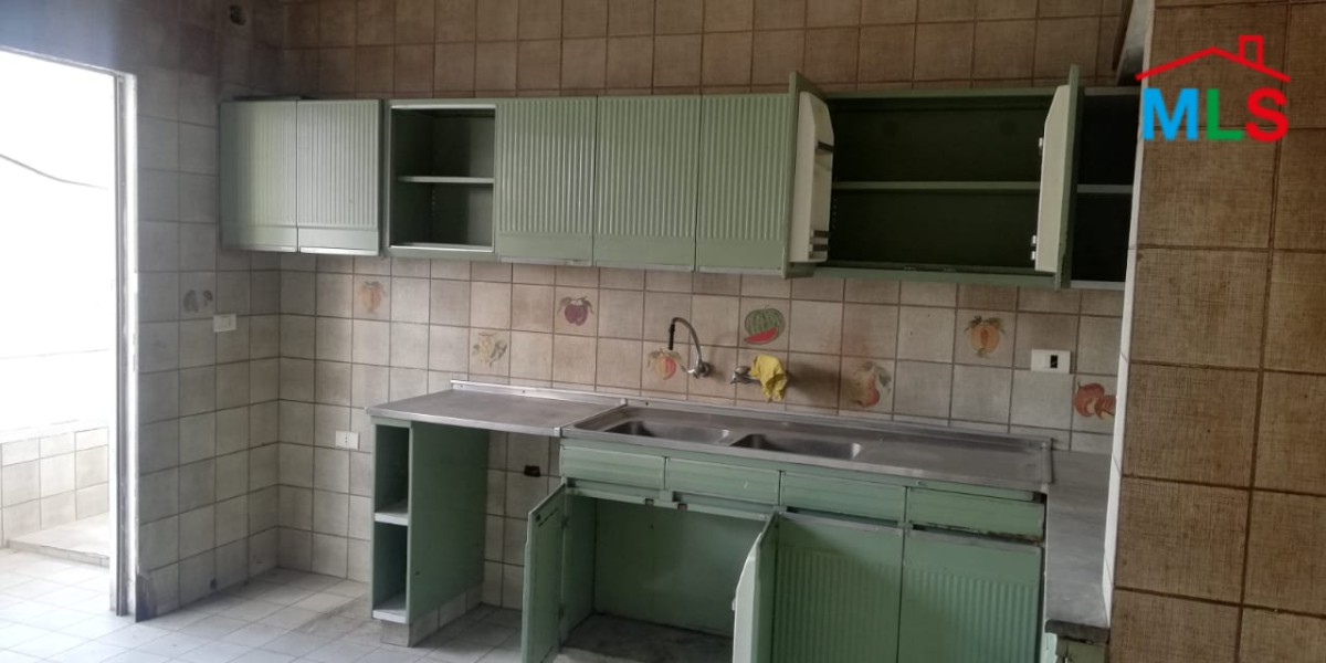 Spacious Apartment with Terrace for Sale in the Heart of Zalka