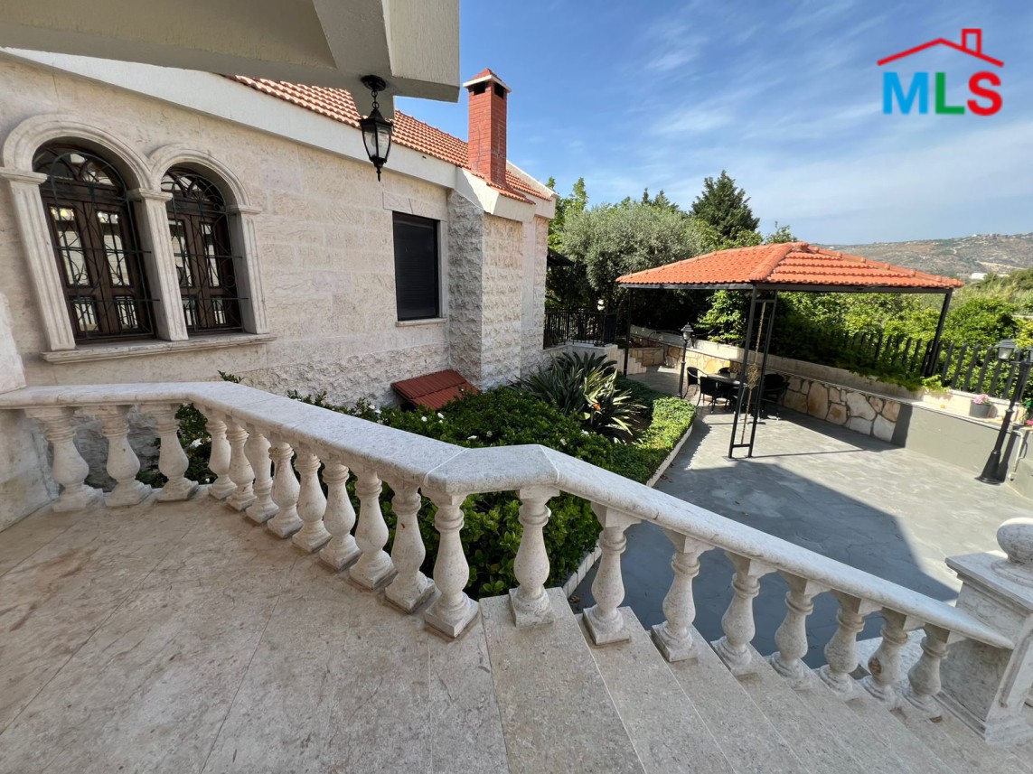 Villa With A Big Garden for Sale in Gherfine, Aamchit