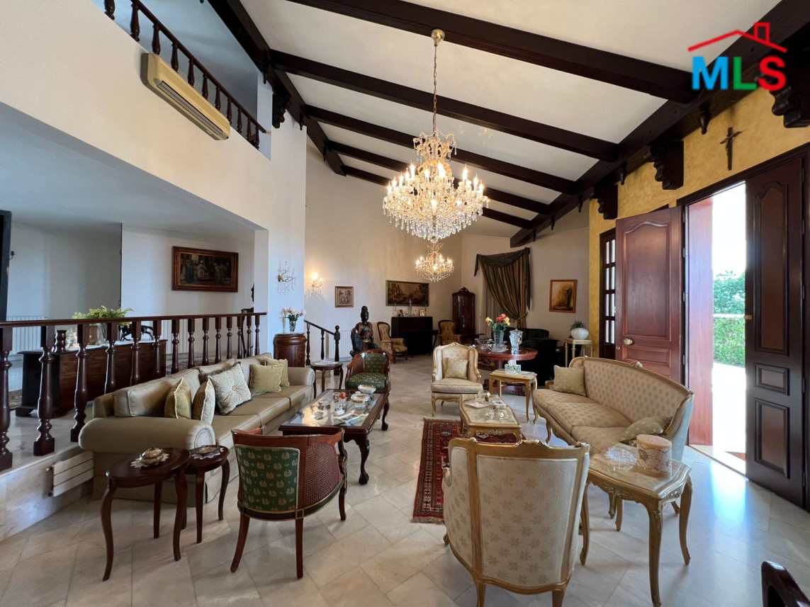 Villa With A Big Garden for Sale in Gherfine, Aamchit