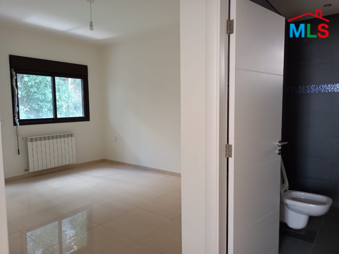 Deluxe Apartment for Sale in a prime location of Haret Sakher