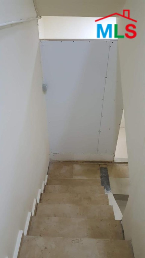 2-Floor Warehouse for Sale in Mansourieh