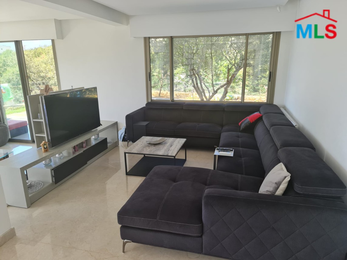 Furnished Villa with Garden for Sale in Aannaya