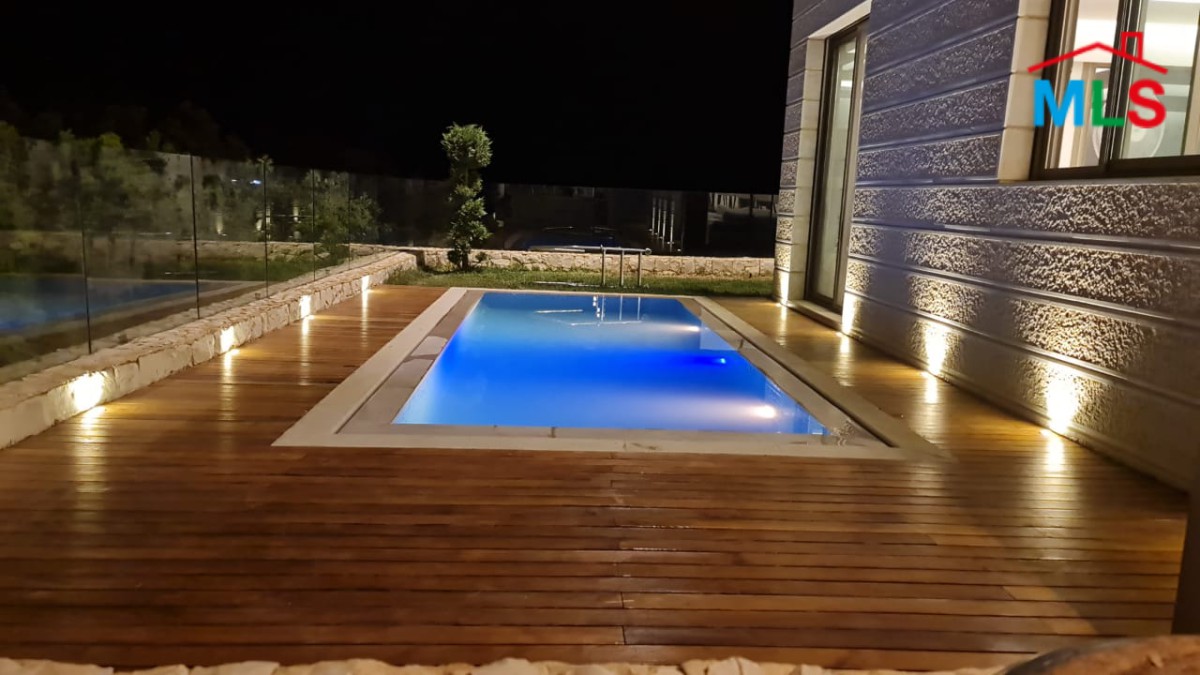 Furnished Villa with Garden for Sale in Aannaya