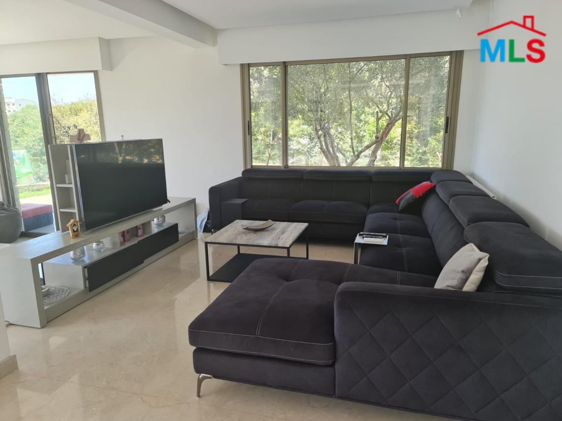 Furnished Villa with Garden for Sale in Aannaya