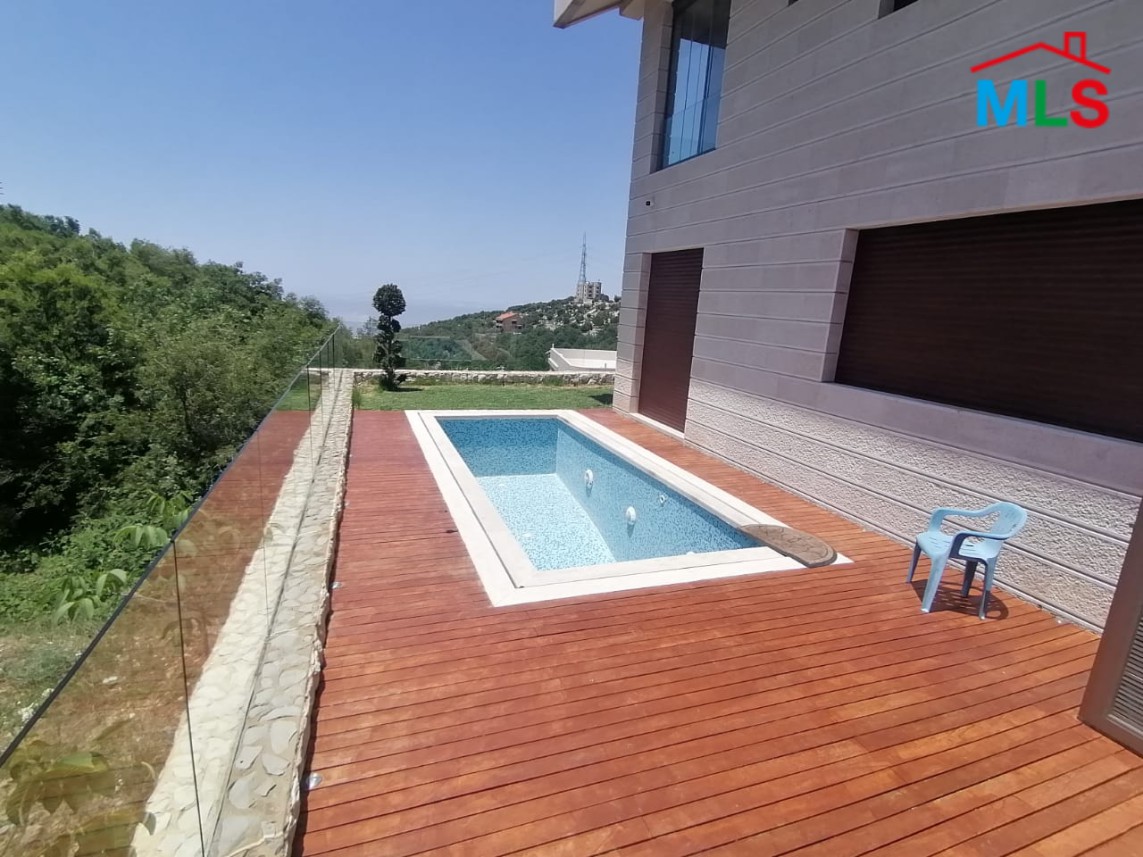 Furnished Villa with Garden for Sale in Aannaya