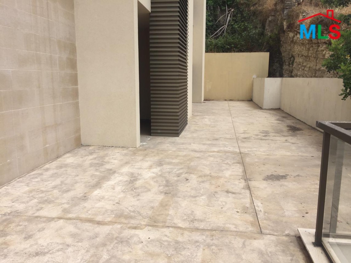 Apartment for Sale in Qartaboun With Terrace & Nice View