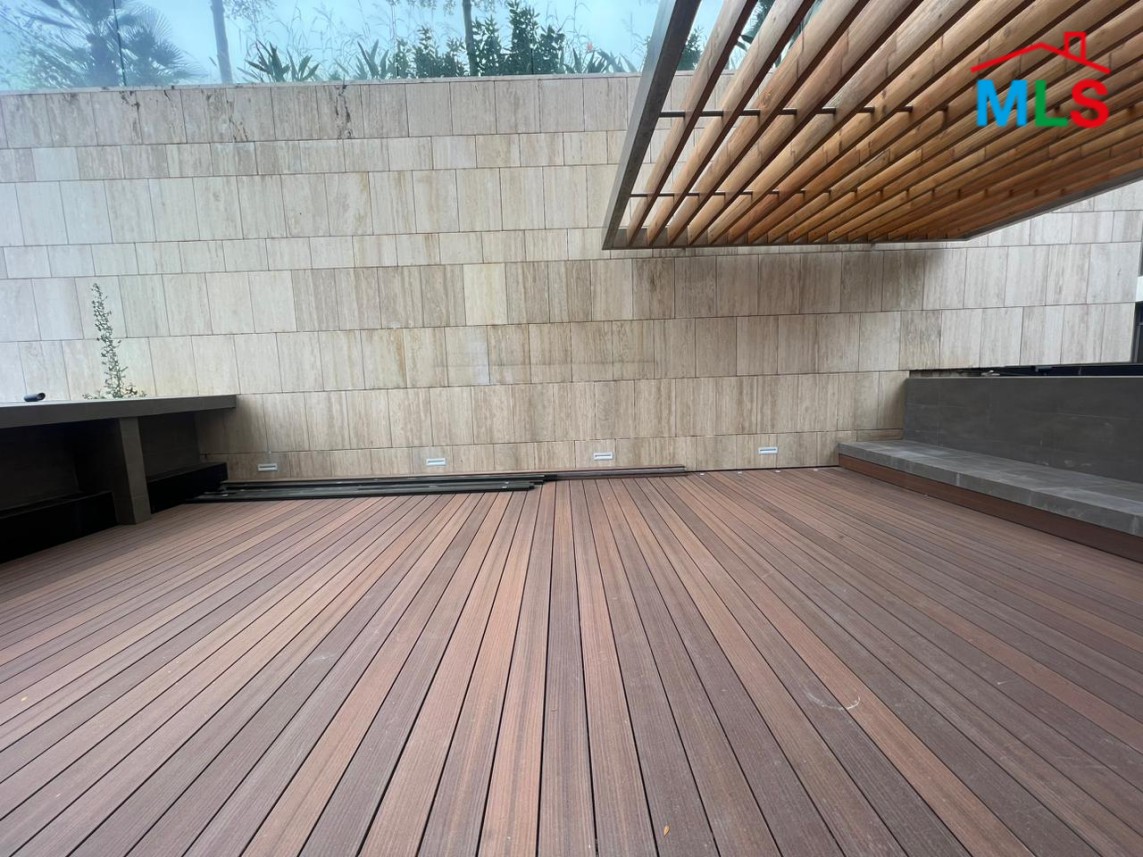 Apartment with Terrace for Sale in a Prime Location in Gemmayze
