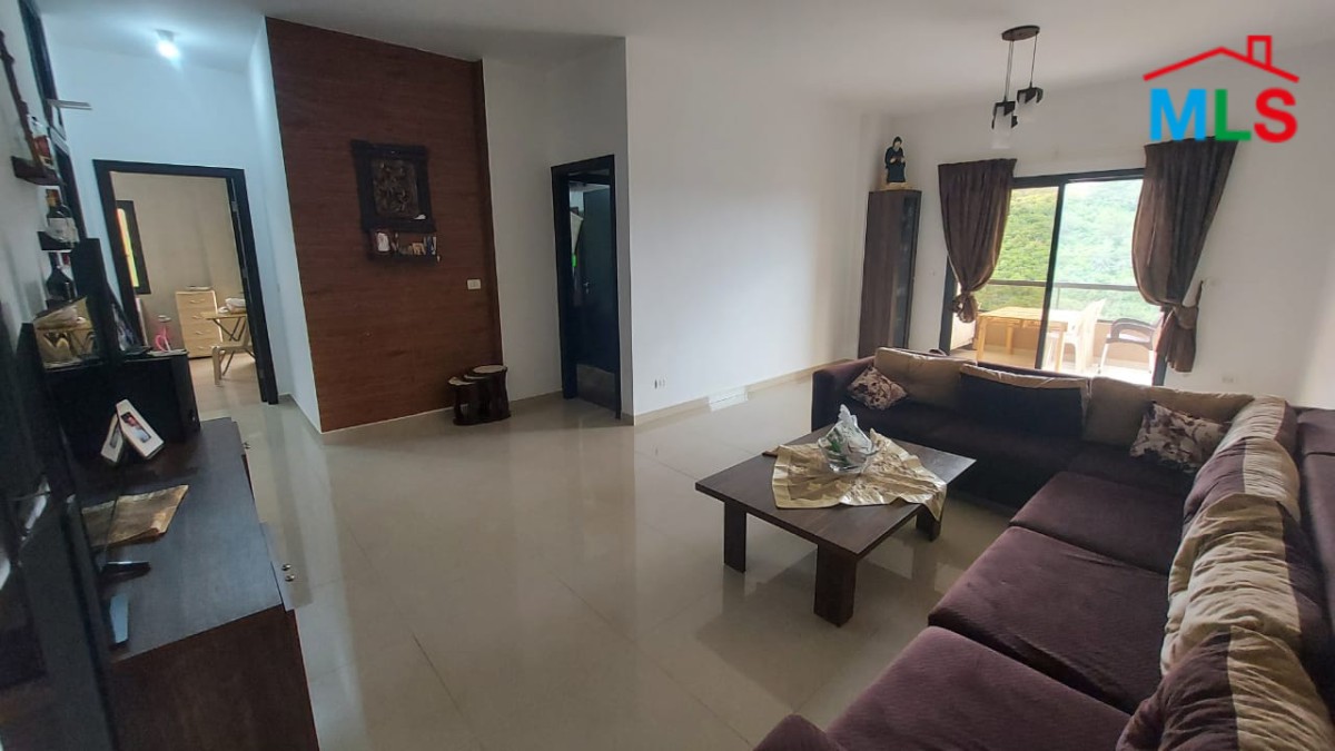 Apartment for Sale in Mastita with an Open Sea View