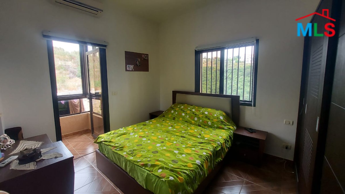 Apartment for Sale in Mastita with an Open Sea View