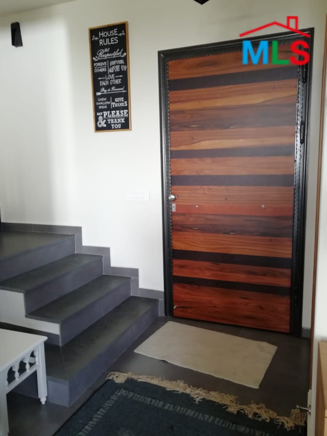 Triplex Villa with Garden for Sale in Mechmech
