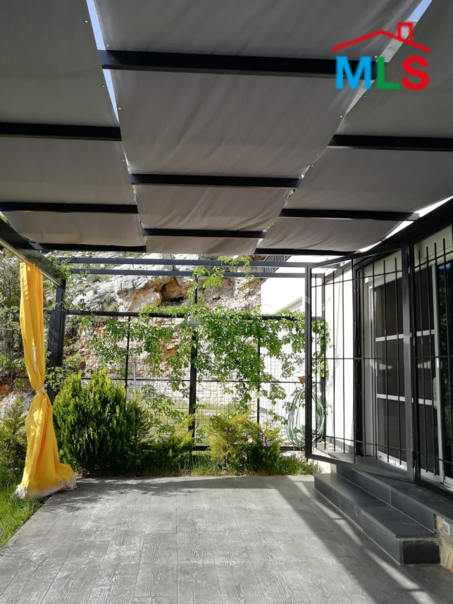Triplex Villa with Garden for Sale in Mechmech
