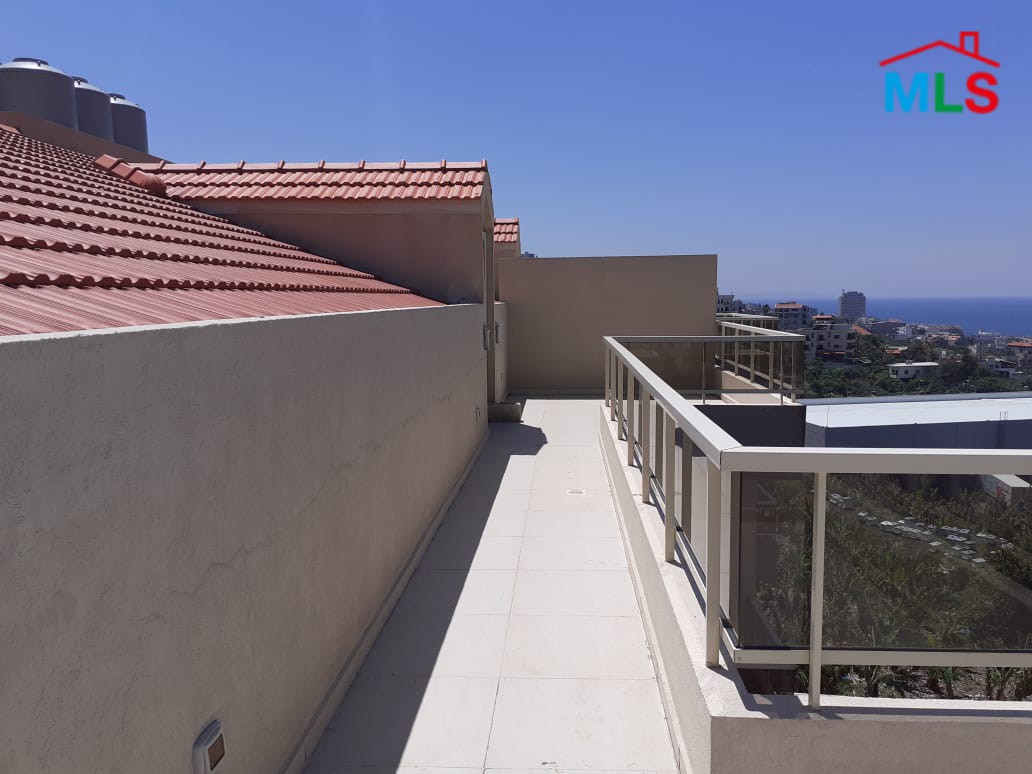 Duplex for Sale in Bouar with Sea View