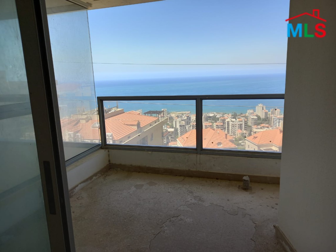 A Deluxe Duplex Overlooking the sea for Sale in Sahel Alma