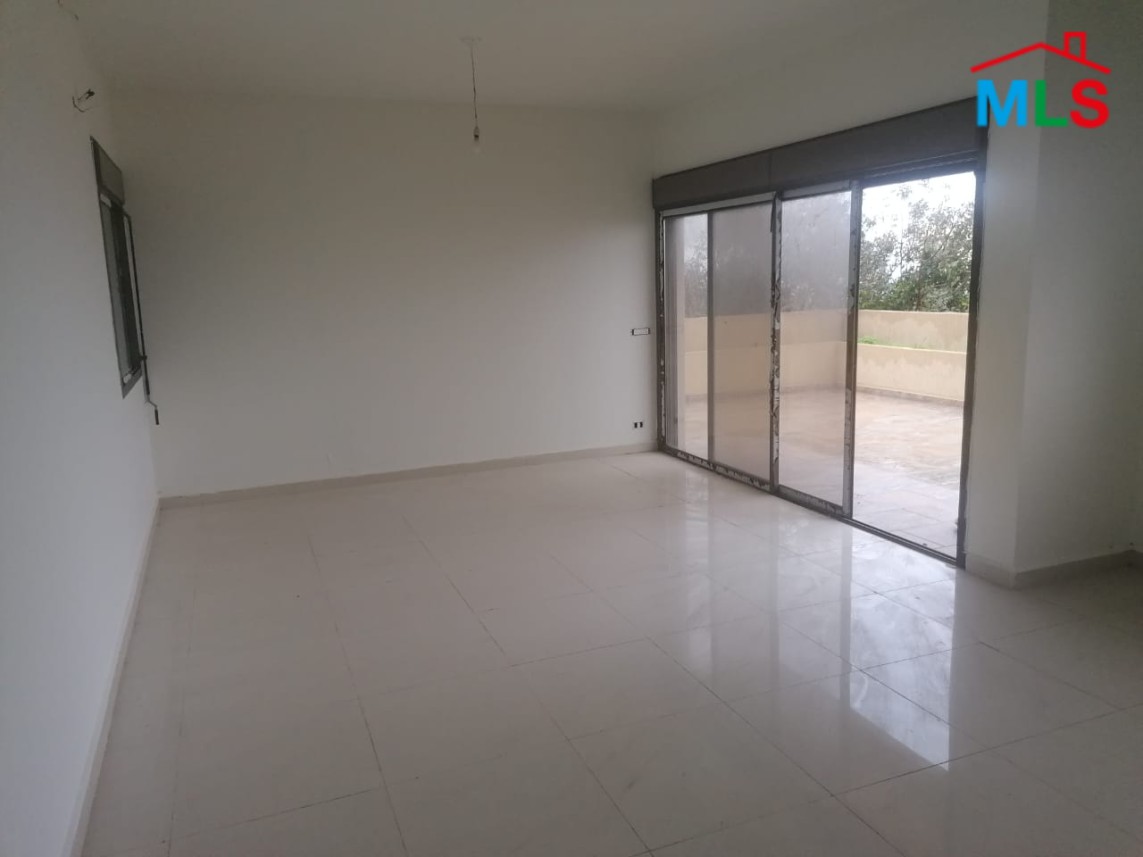 Apartment for Sale in Jbeil With a Garden
