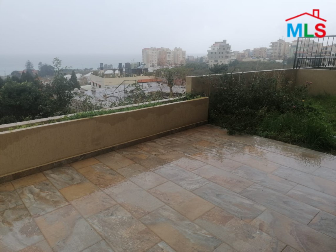 Apartment for Sale in Jbeil With a Garden
