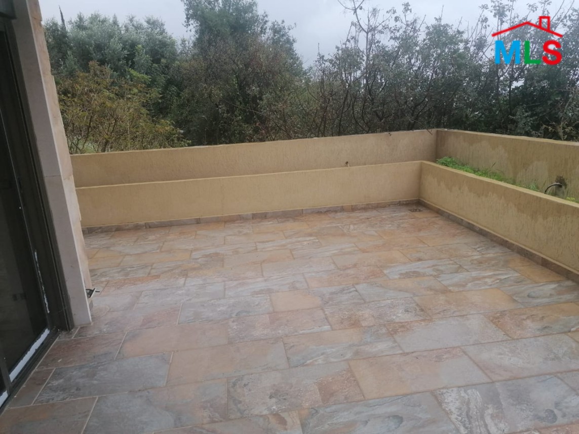 Apartment for Sale in Jbeil With a Garden