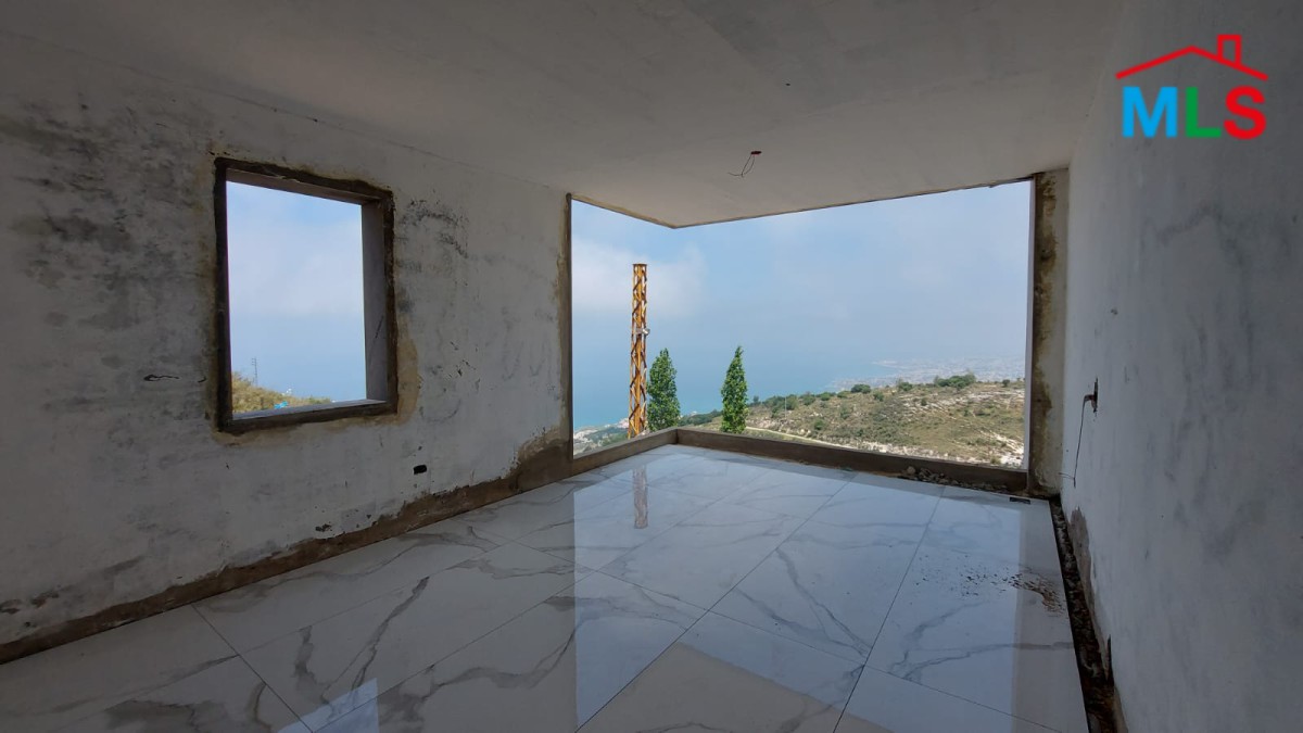 Apartment for Sale in Halat with An Unlockable Sea view