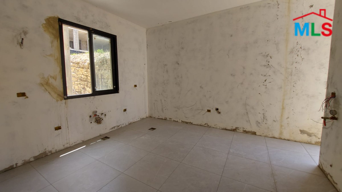 Apartment for Sale in Halat with An Unlockable Sea view