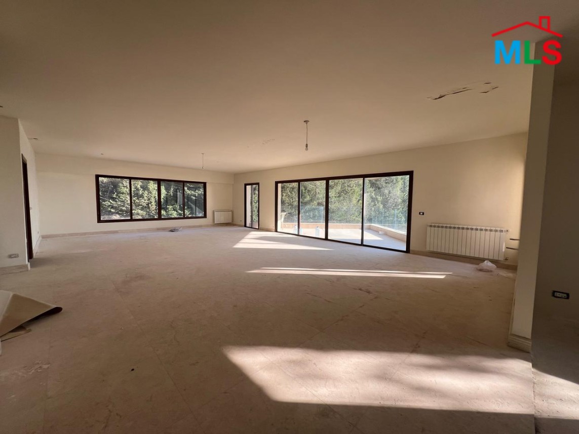 A Spacious Duplex with An Amazing Sea View for Sale in Adma