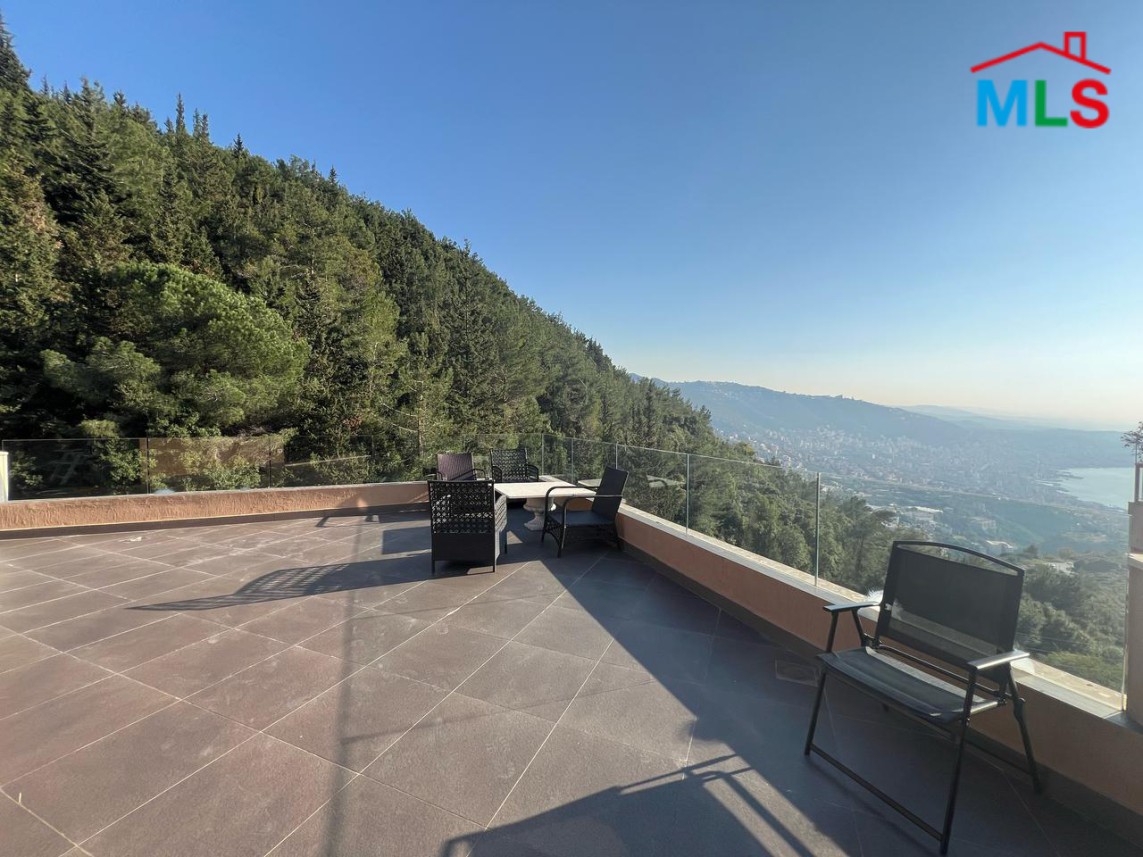 A Spacious Duplex with An Amazing Sea View for Sale in Adma