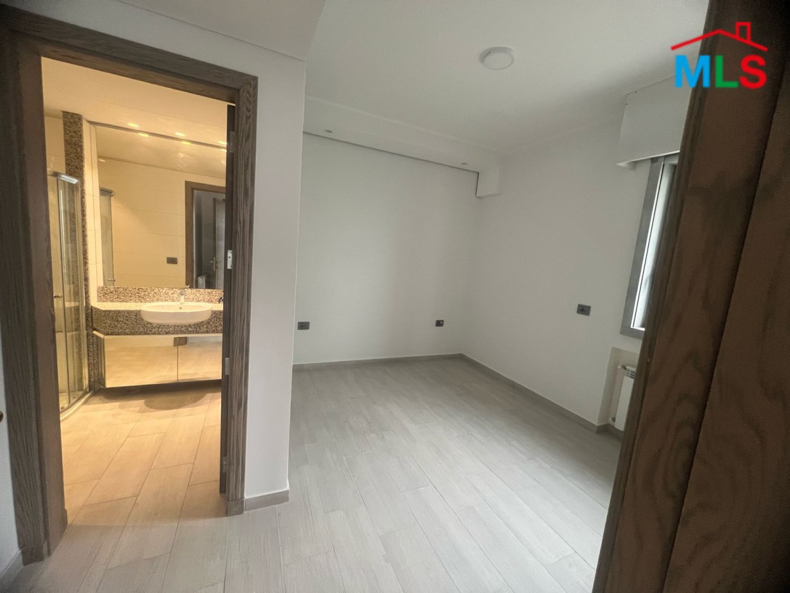 Luxurious Town House For Sale in Faqra Club with a Spacious Terrace