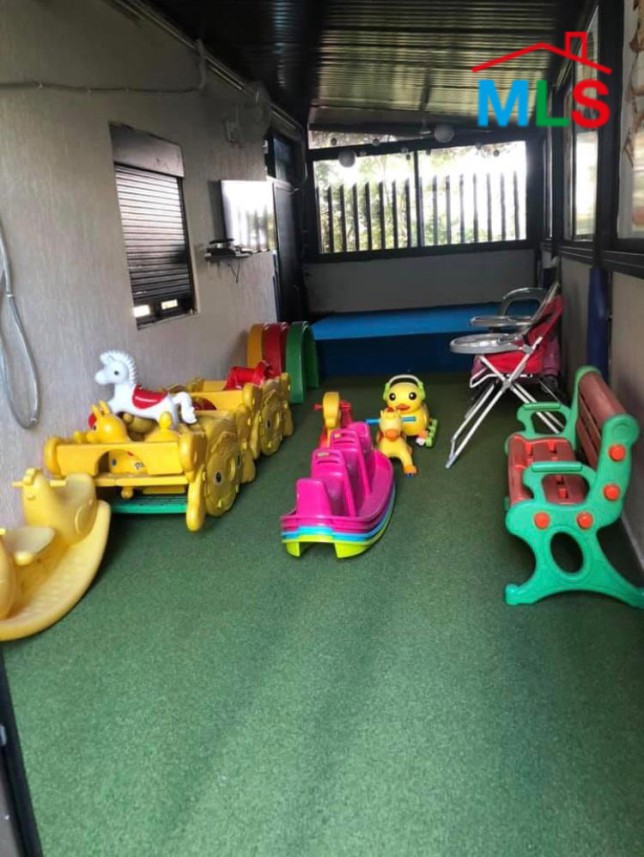 Garderie for Sale in Hadath also Suitable for an Office or Clinic