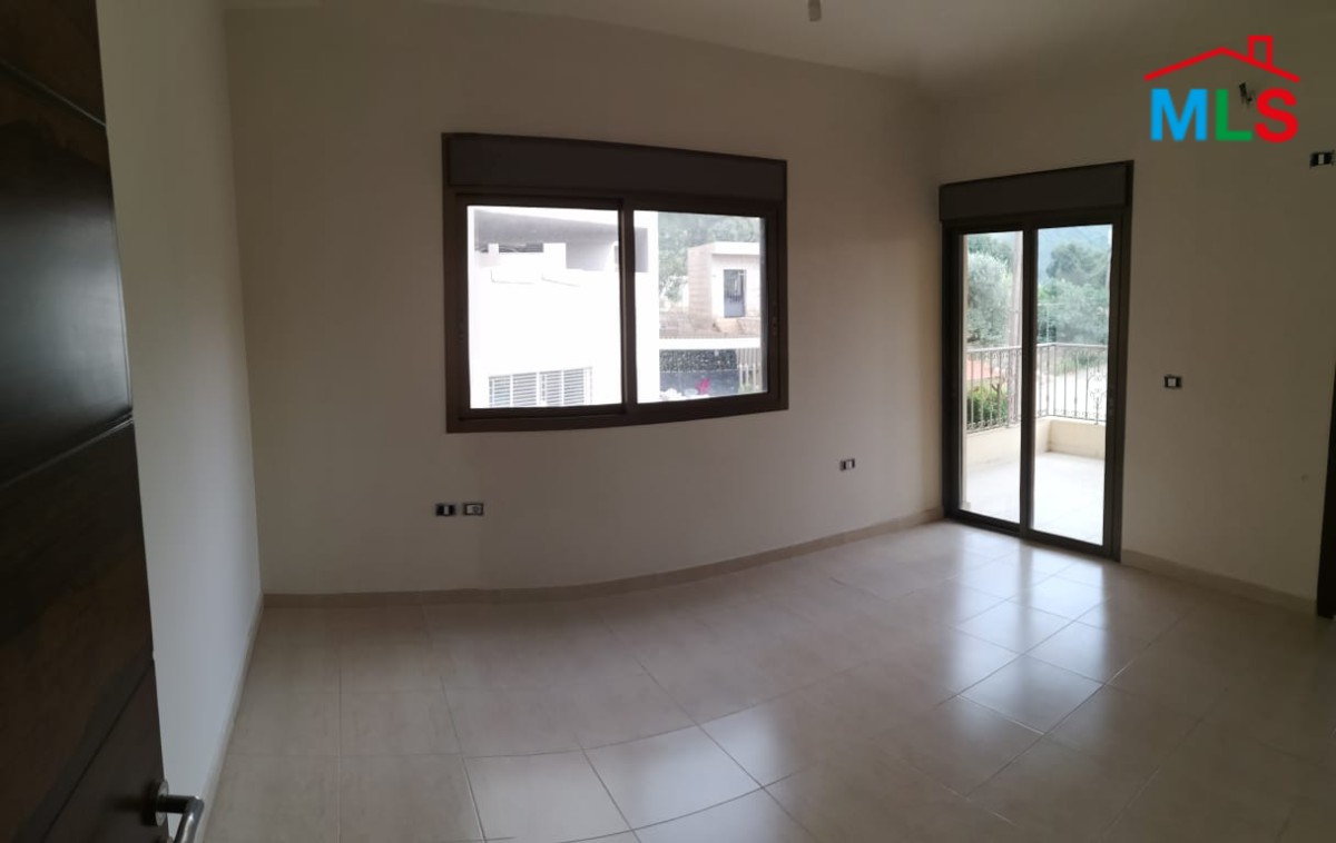 Apartment for Sale in Qannabet Broumana with Terrace