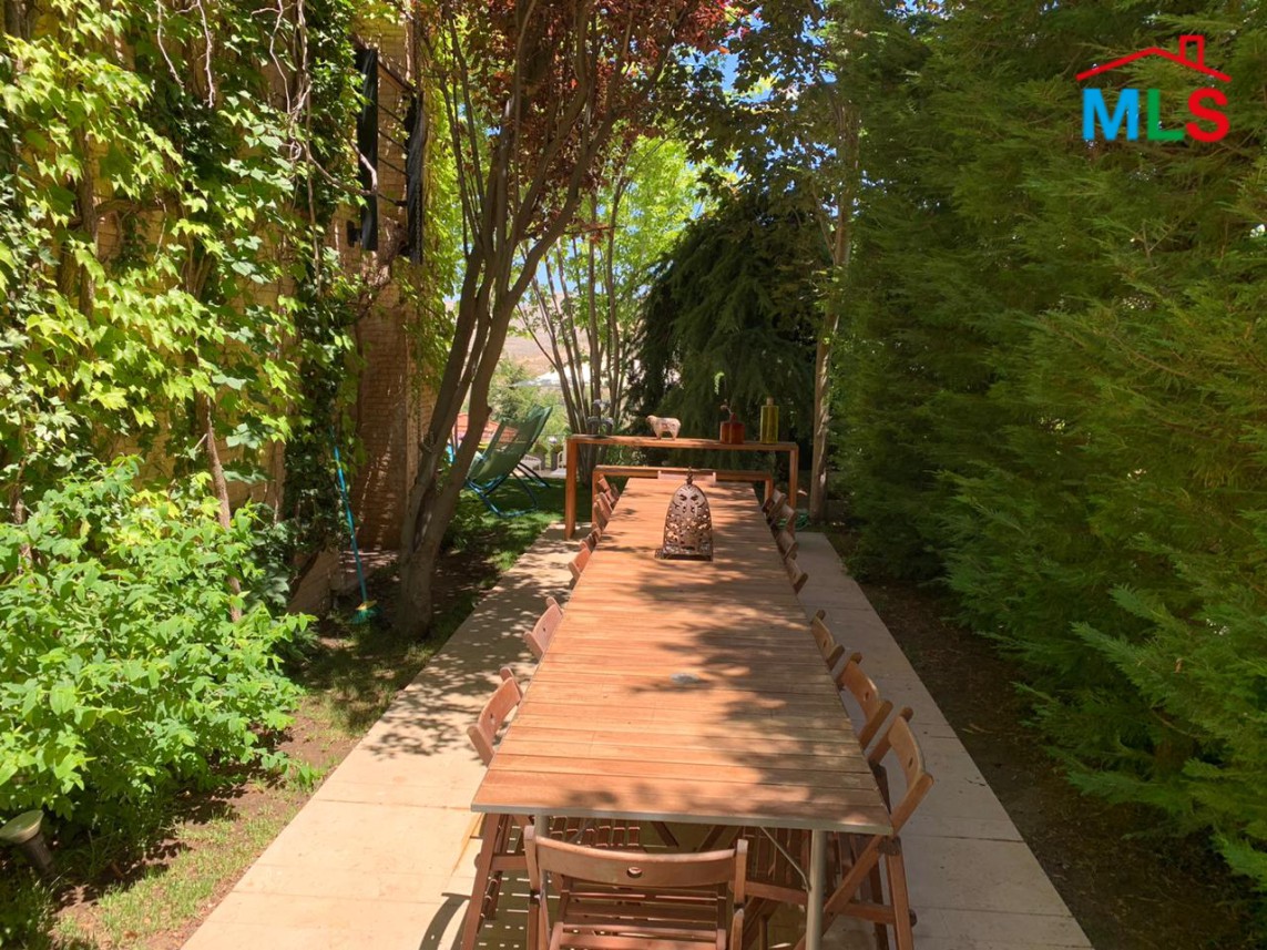 Villa and 2 Chalet For Sale in San Antonio, Ouyoun AL Simen