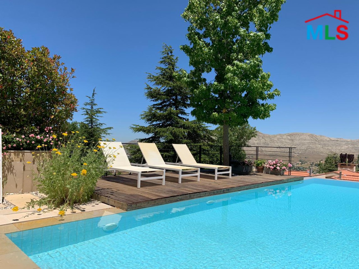Villa and 2 Chalet For Sale in San Antonio, Ouyoun AL Simen