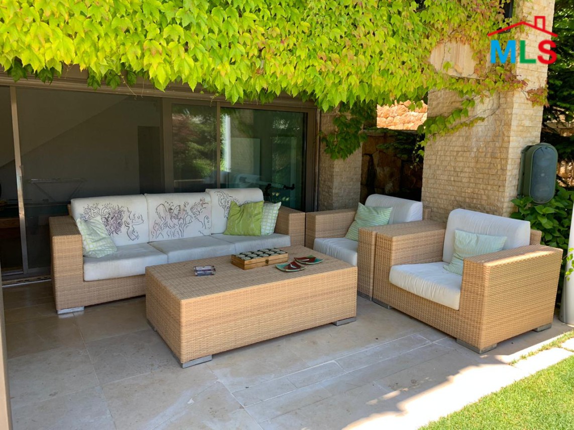 Villa and 2 Chalet For Sale in San Antonio, Ouyoun AL Simen
