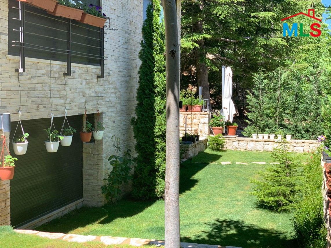 Villa and 2 Chalet For Sale in San Antonio, Ouyoun AL Simen