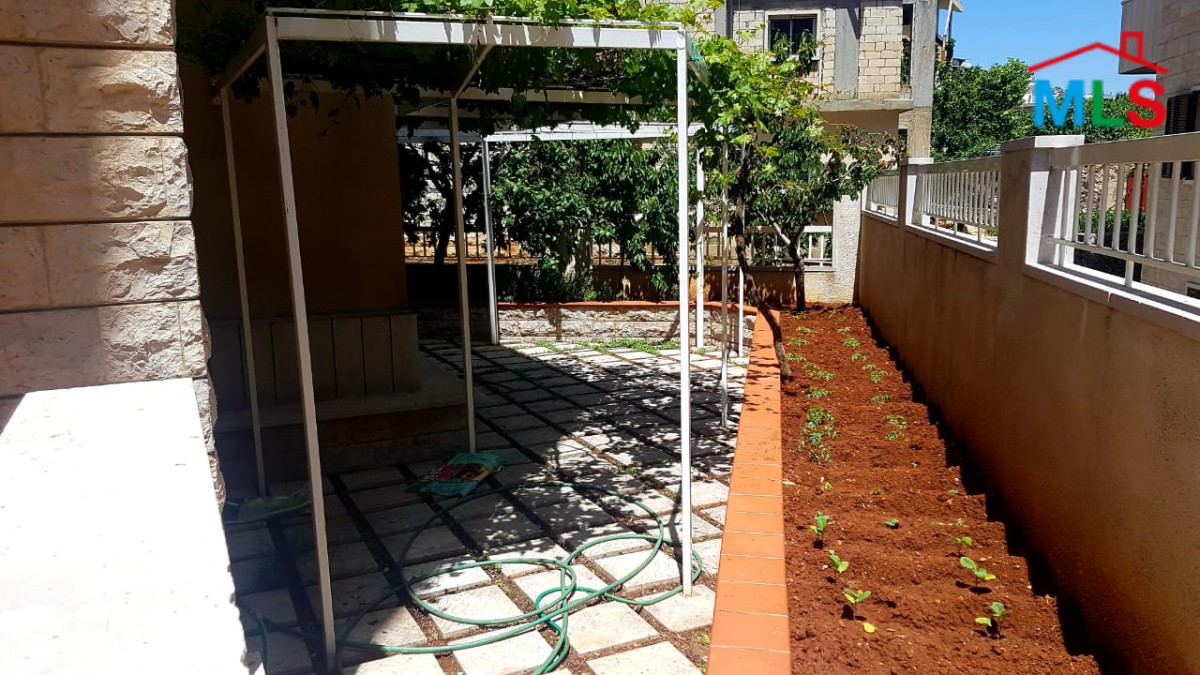Fully Renovated Building for Sale in Faytroun