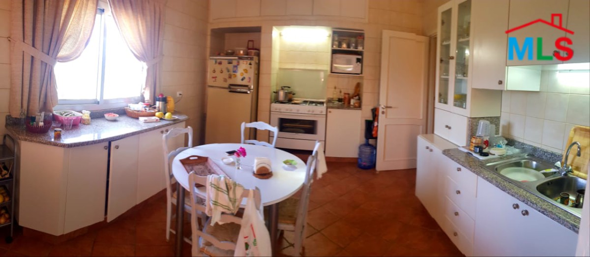 Fully Renovated Building for Sale in Faytroun