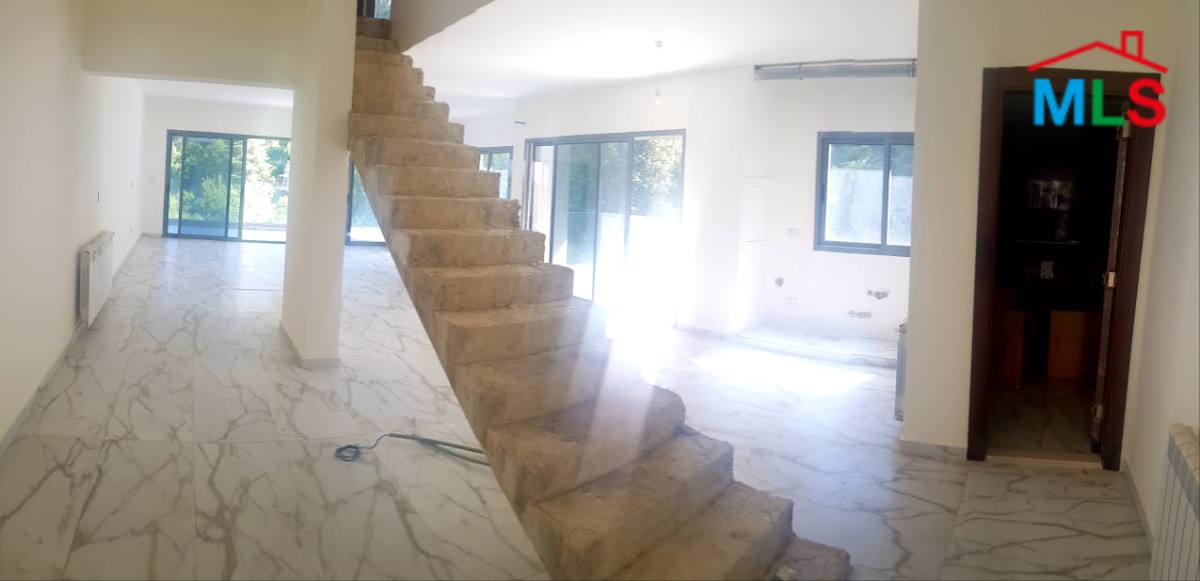 Triplex with Terrace for Sale in Kfour