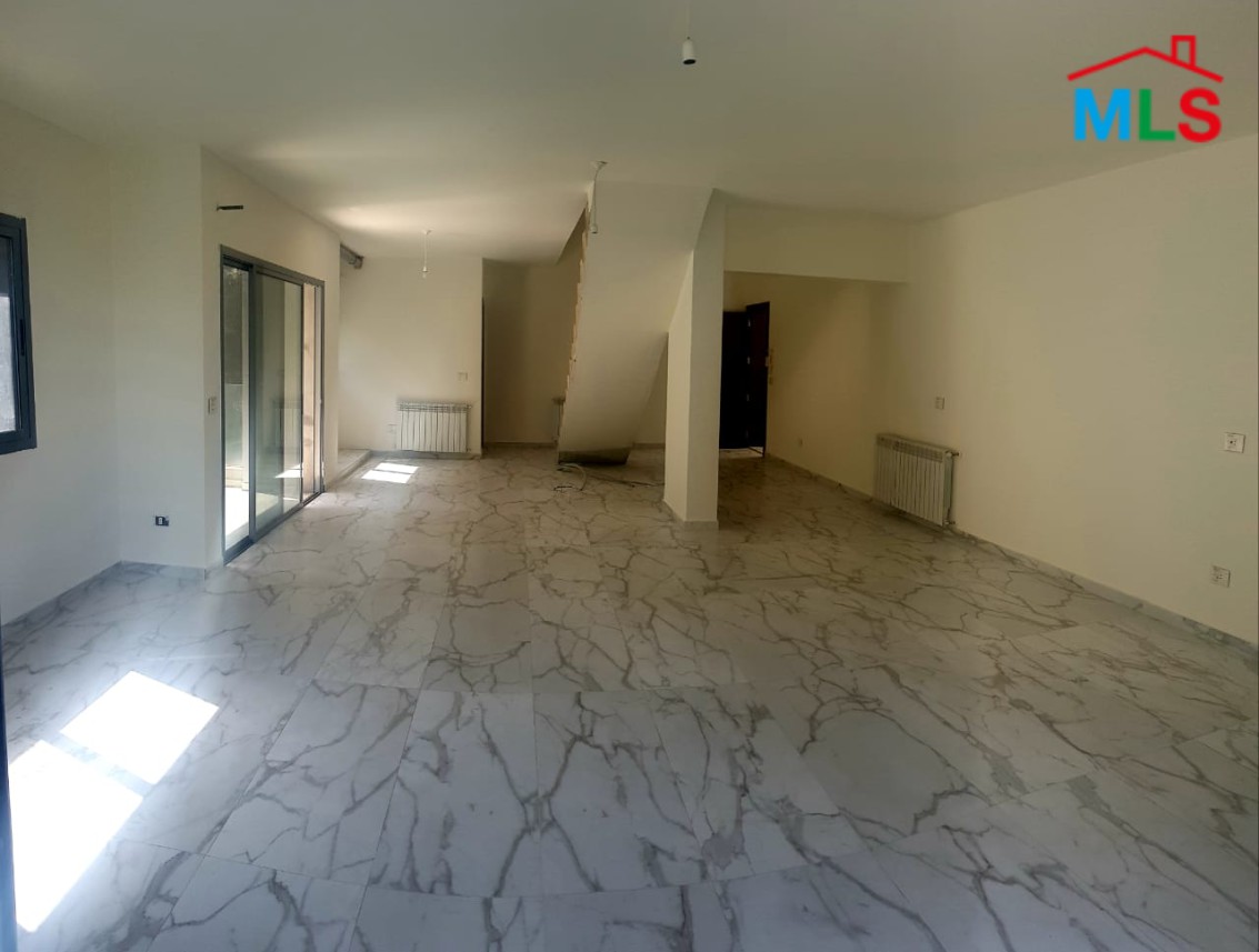 Triplex with Terrace for Sale in Kfour