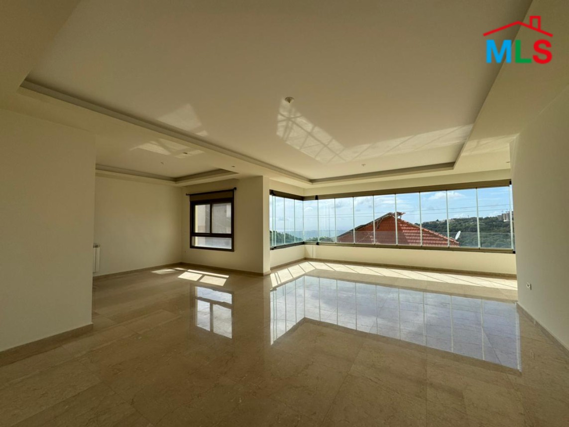 Apartment With Unlockable Sea & Mountain View in Ain Najem