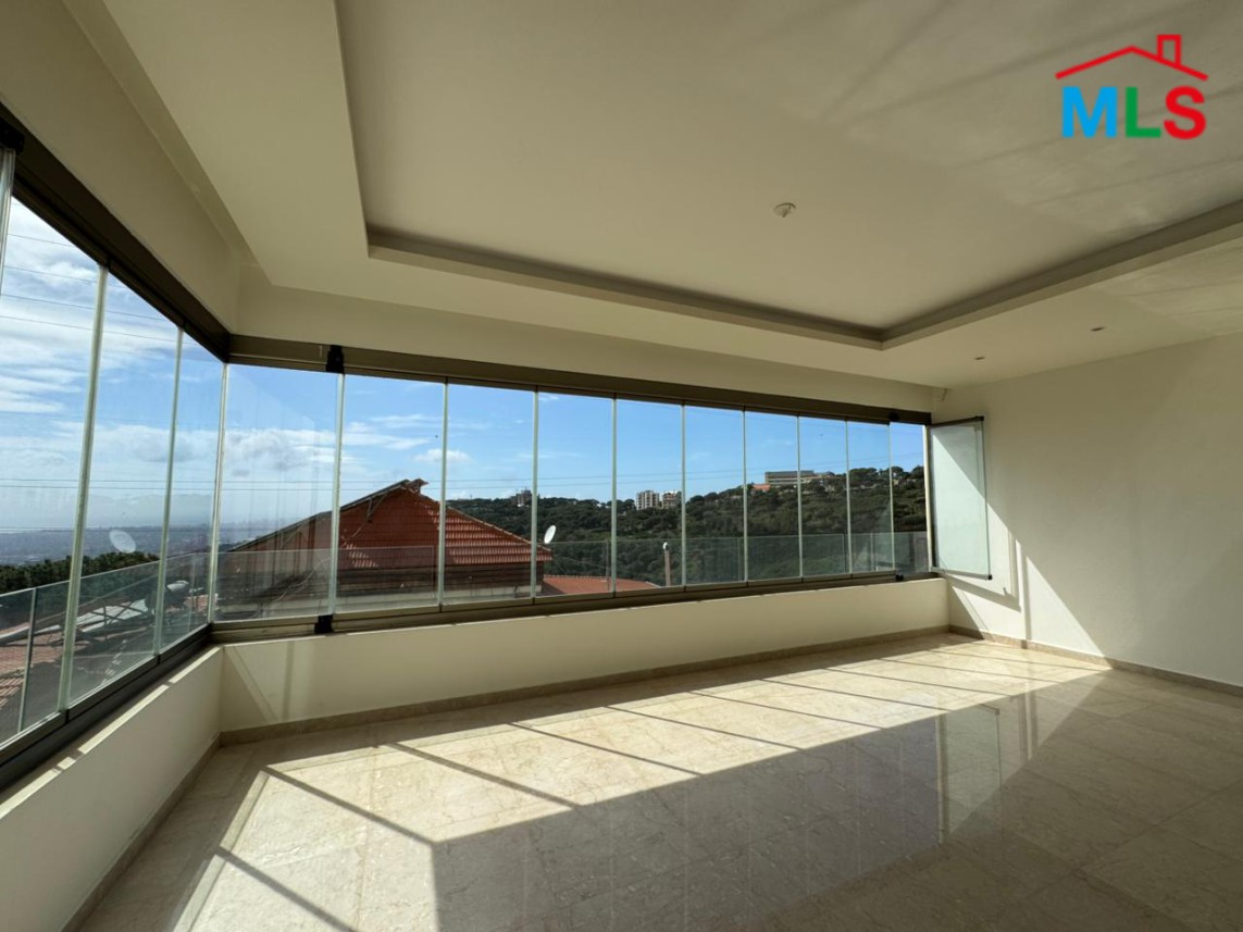 Apartment With Unlockable Sea & Mountain View in Ain Najem