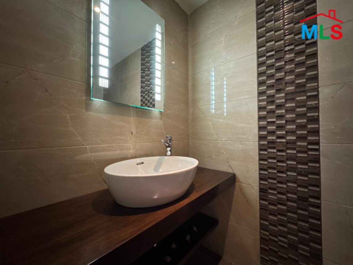 Apartment With Unlockable Sea & Mountain View in Ain Najem