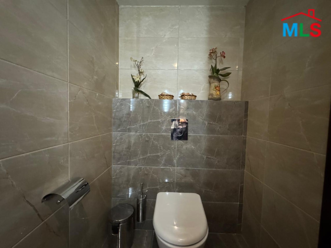 Apartment With Unlockable Sea & Mountain View in Ain Najem