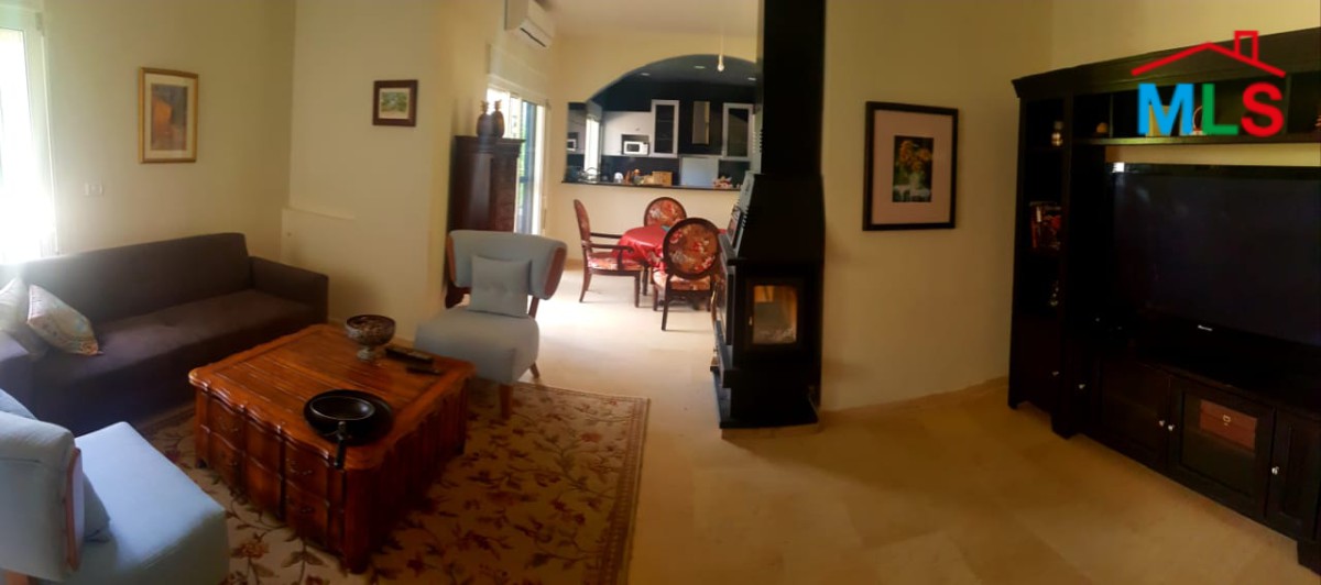 Building for Sale in Faytroun in a calm Area