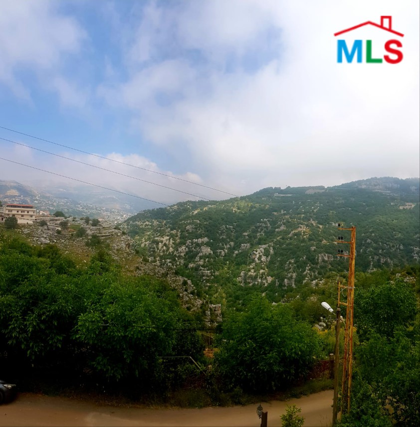 Building for Sale in Faytroun in a calm Area
