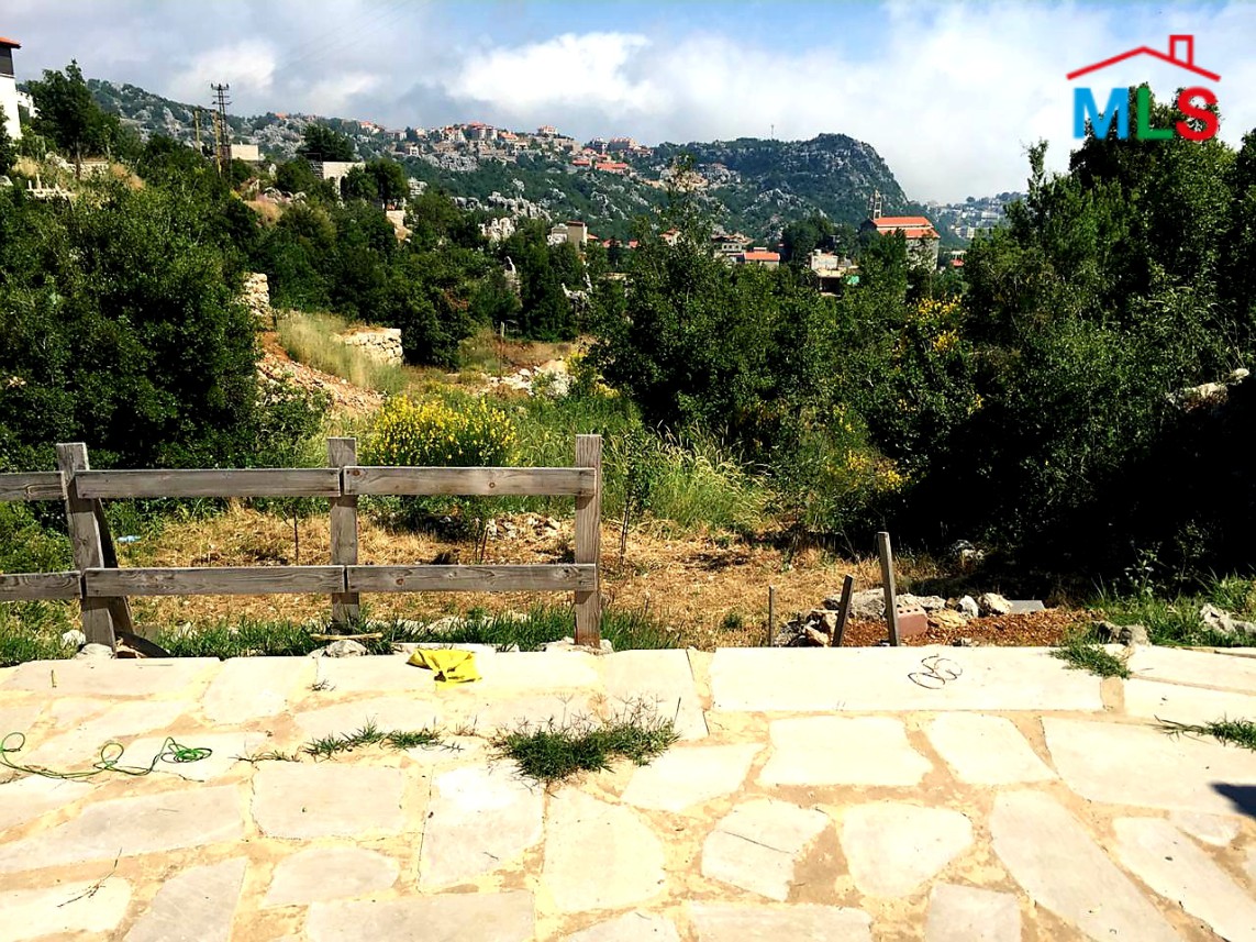 Land With Chalet for Sale in Bekaatat Achkout