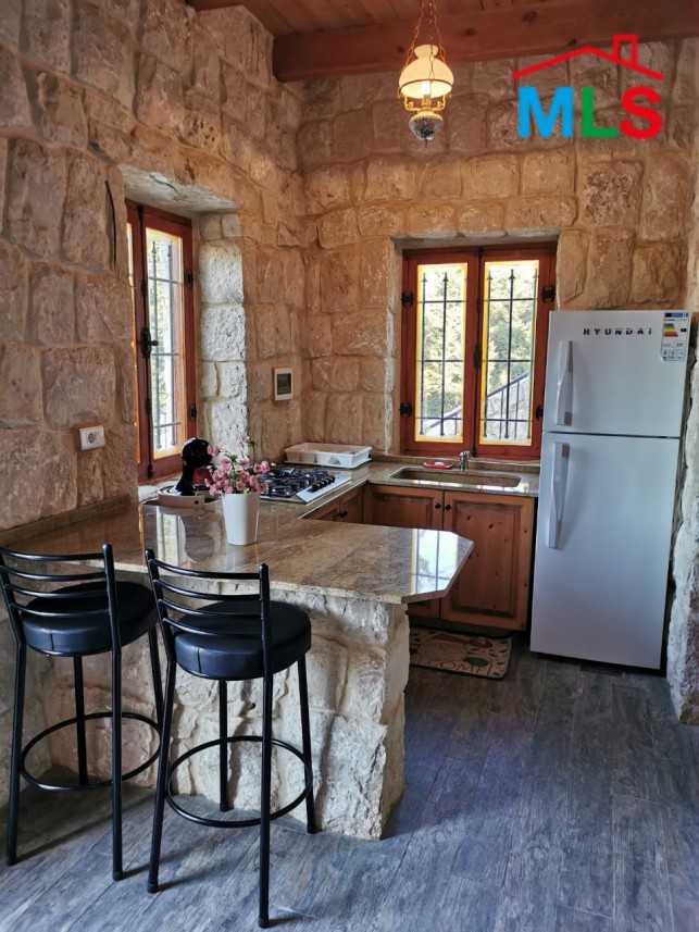 Traditional Building for Sale in Fatqa with a Big Garden