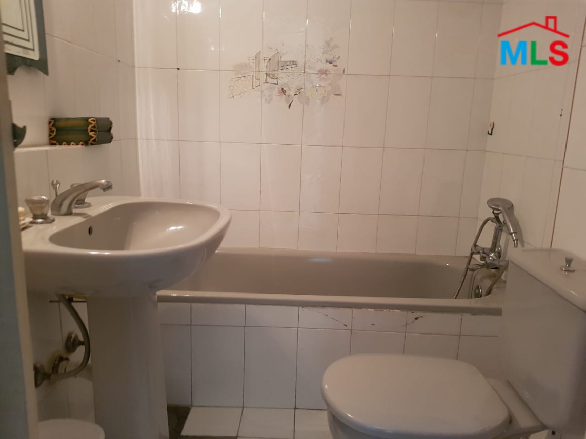 Traditional Building for Sale in Fatqa with a Big Garden