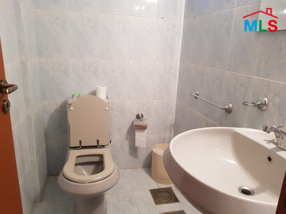 Traditional Building for Sale in Fatqa with a Big Garden