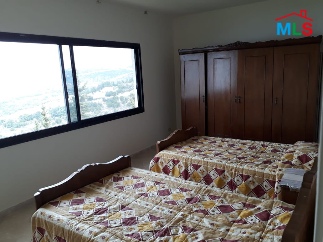 Traditional Building for Sale in Fatqa with a Big Garden