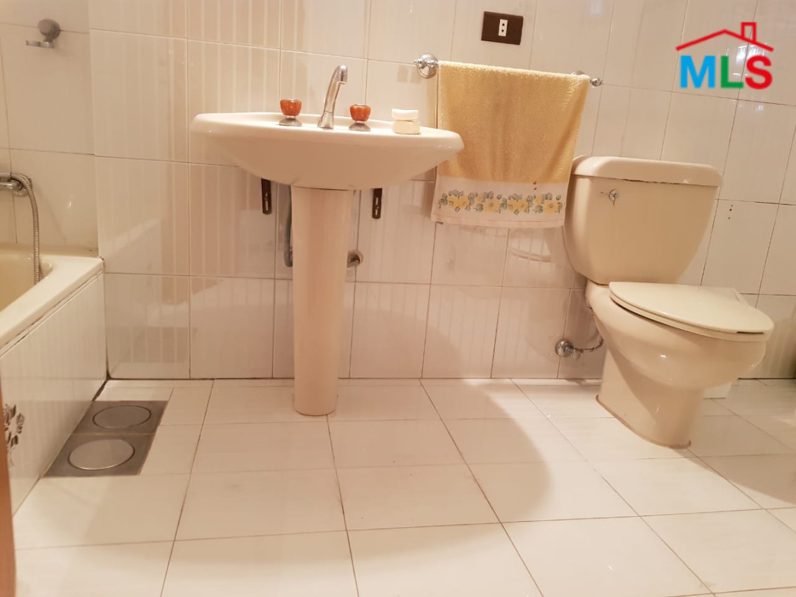 Traditional Building for Sale in Fatqa with a Big Garden