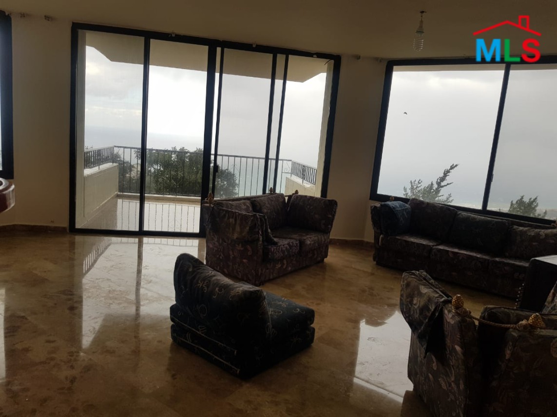 Traditional Building for Sale in Fatqa with a Big Garden